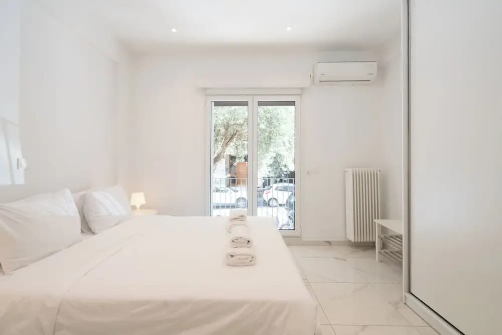 Sophisticated Modern Apt in Athens - photo 5