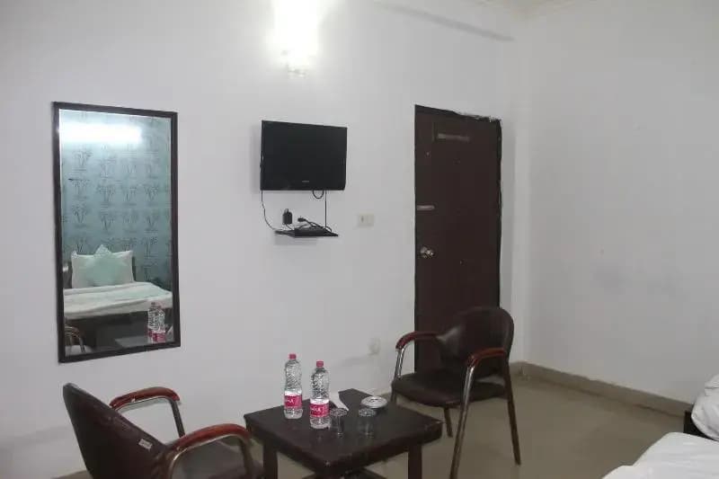 Hotel Shree Continental - photo 15