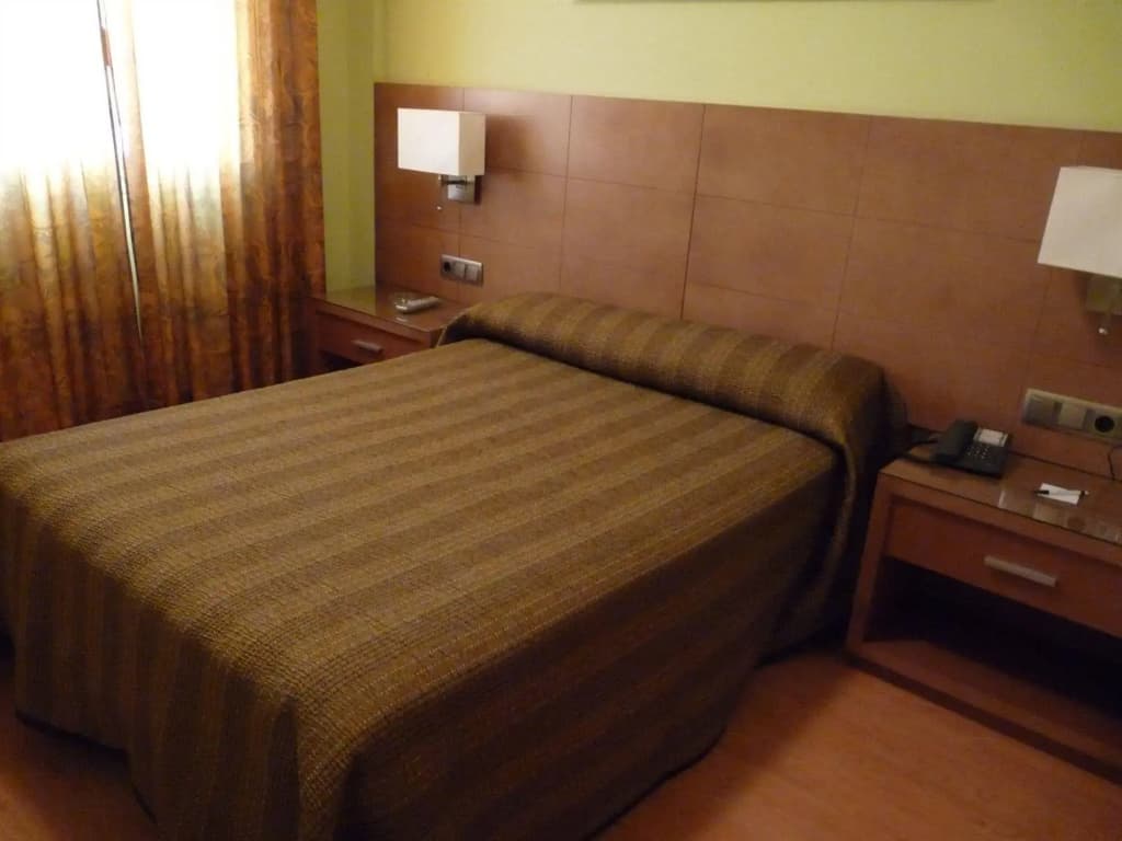 4C Puerta Europa - photo 3