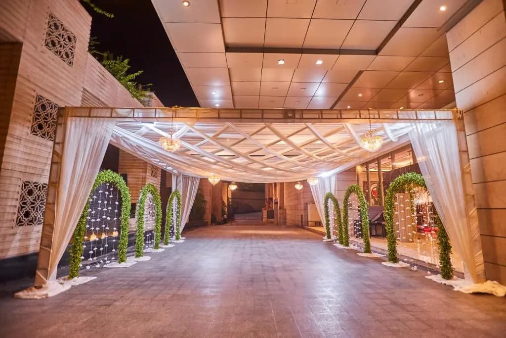 Crowne Plaza New Delhi Rohini by IHG - photo 22