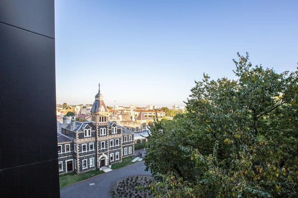 Stunning Comfy 2 Bed With Parking In Melbourne - photo 11