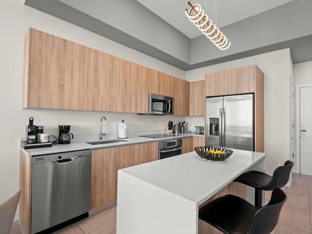 Modern Condo in Design District - photo 29