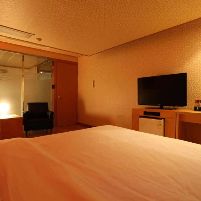 Prince Hotel - photo 20