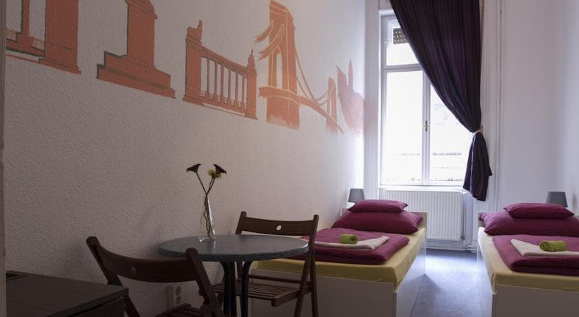 Opera Guesthouse & apartments - photo 7