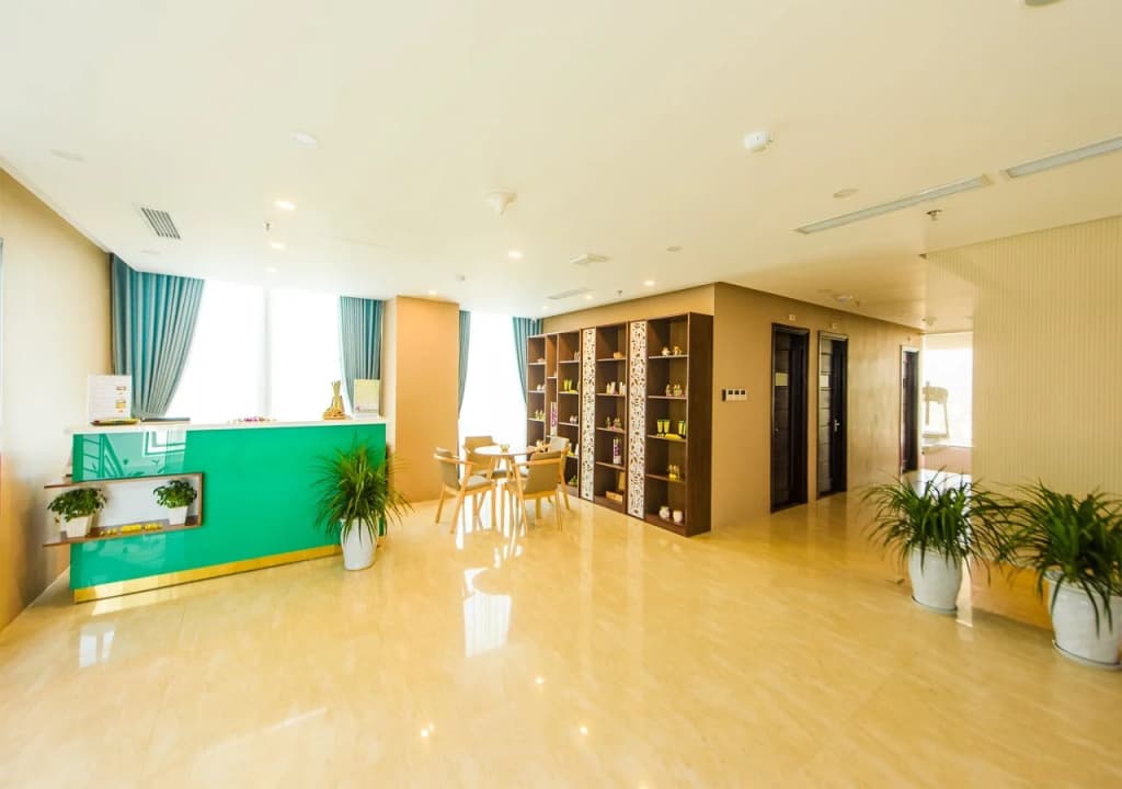 Yarra Ocean Suites Danang - photo 16
