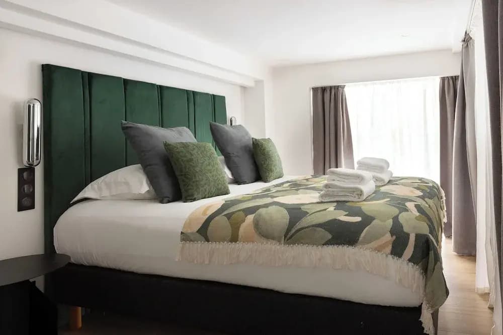 Authentic Apartment - 2br/6p - Place Pigalle - photo 2