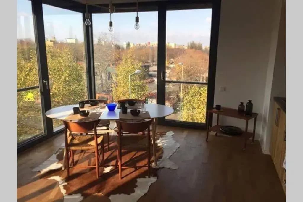 2 Bedroom Mauerpark-Apartment, Berlin Mitte View calendar - photo 15