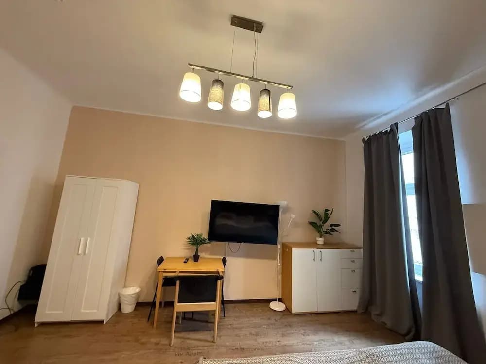 Modern 1BR Apt Steps from Westbahnhof - photo 6