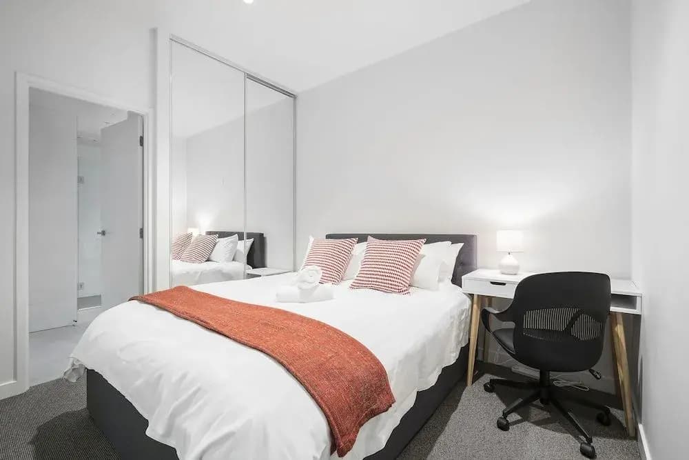 EDWARD, 3BDR Melbourne Apartment - photo 5