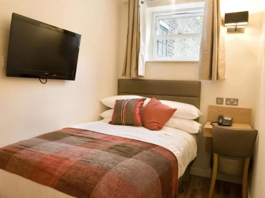 The Jade Hotel - photo 14