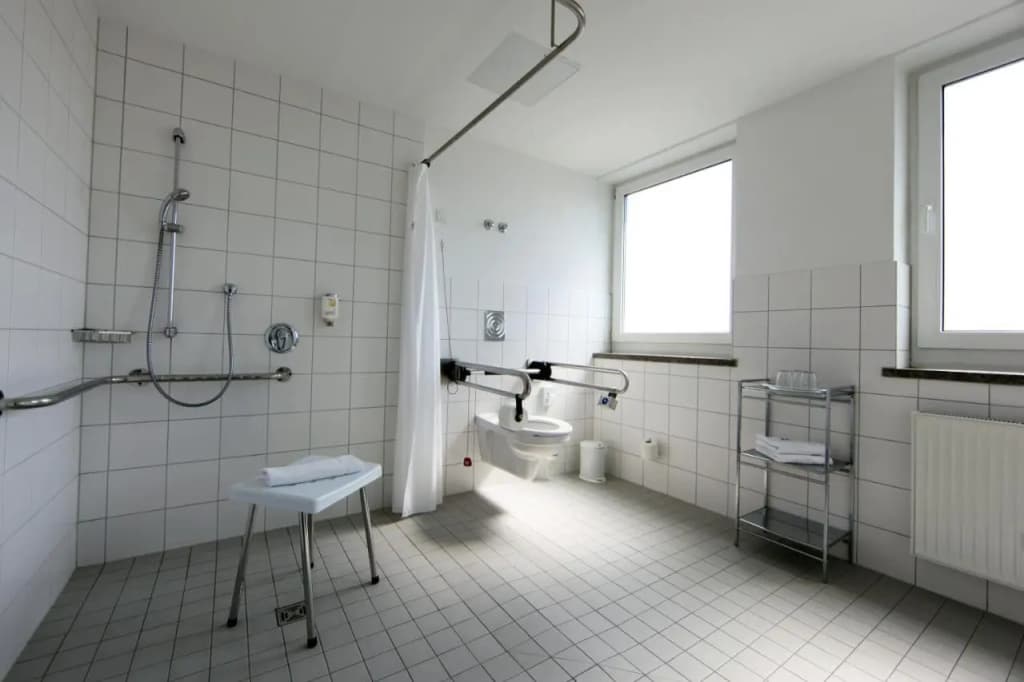 Dietrich-Bonhoeffer-Hotel - photo 9