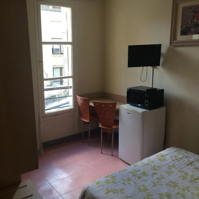 Au Royal Mad Hotel - photo 28