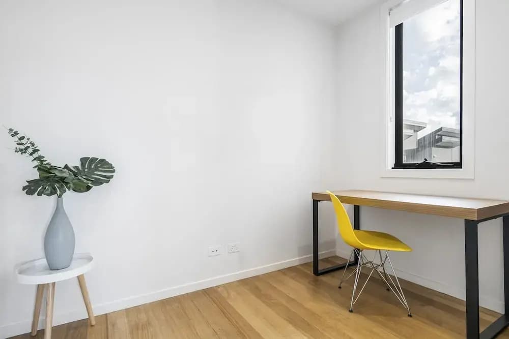 Northcote 3-bed Townhouse Near Cafes & Shops - photo 10