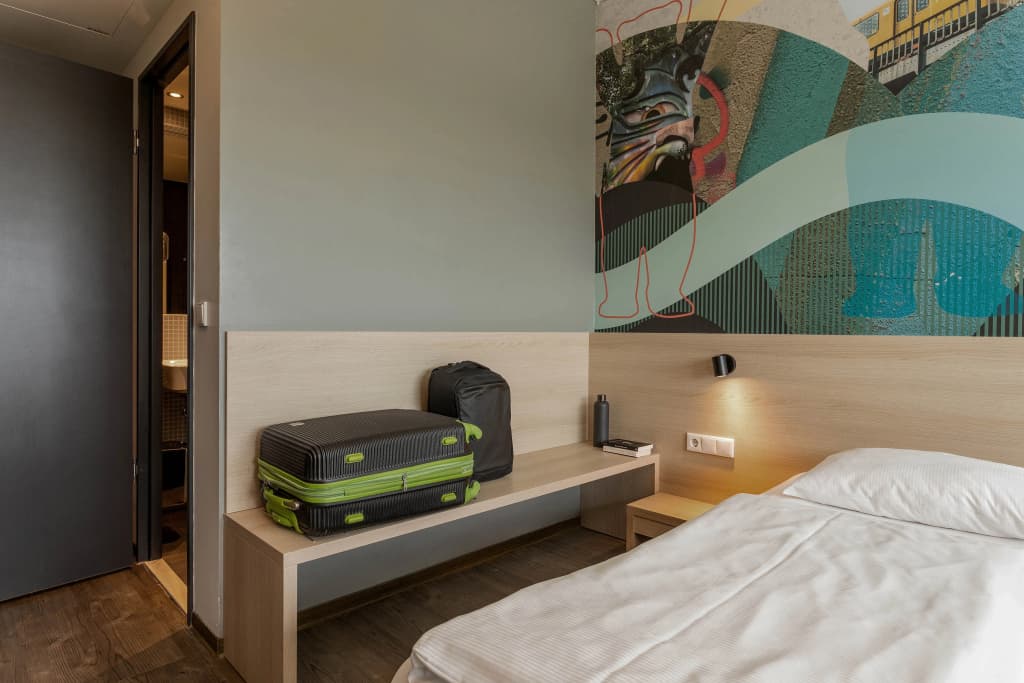 Meininger Hotel Berlin Flughafen - photo 6