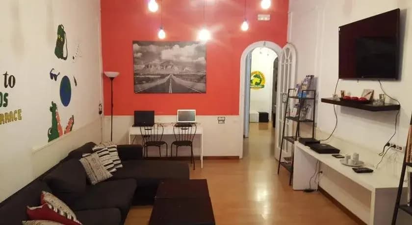Fabrizzios Terrace Hostel - photo 11