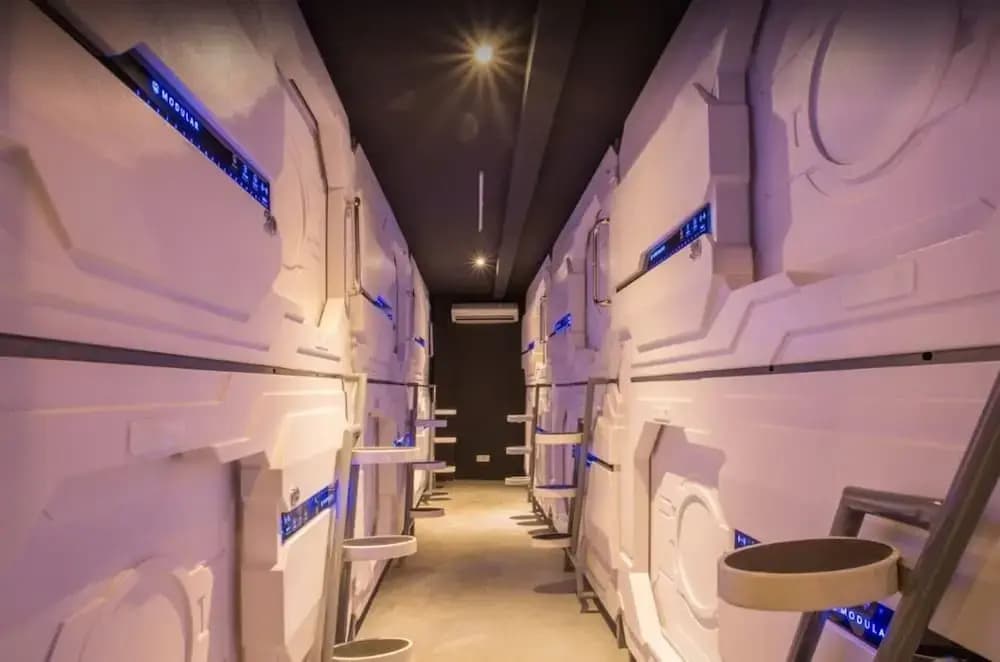 SkyCity Capsule Hostel - photo 12