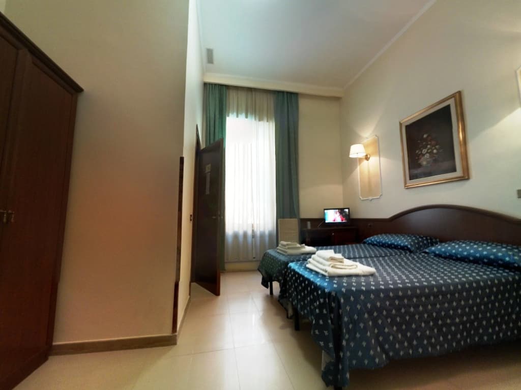Hotel Cambridge - photo 7