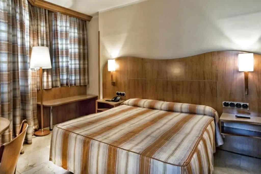 Hotel Aristol - Sagrada Familia - photo 6