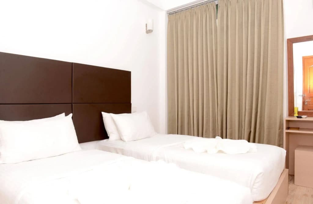 Express Inn - photo 3