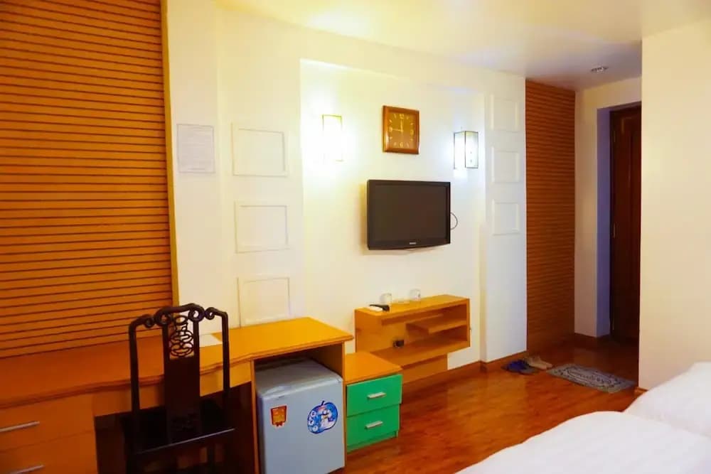 Thanh Lich Hotel - photo 10