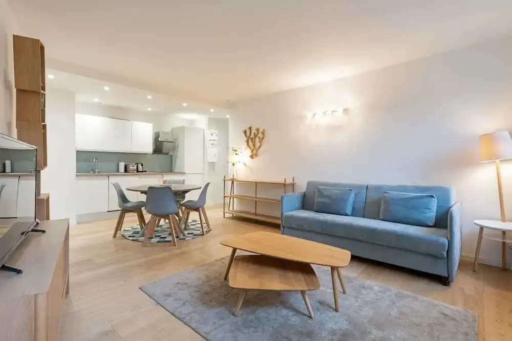 Bright 1-Bed Apartment, Perfectly Located in Paris - photo 6