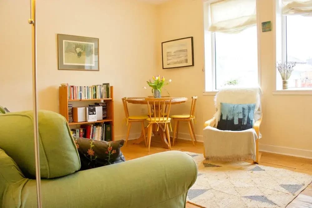 1 Bedroom Private Garden Flat - photo 8