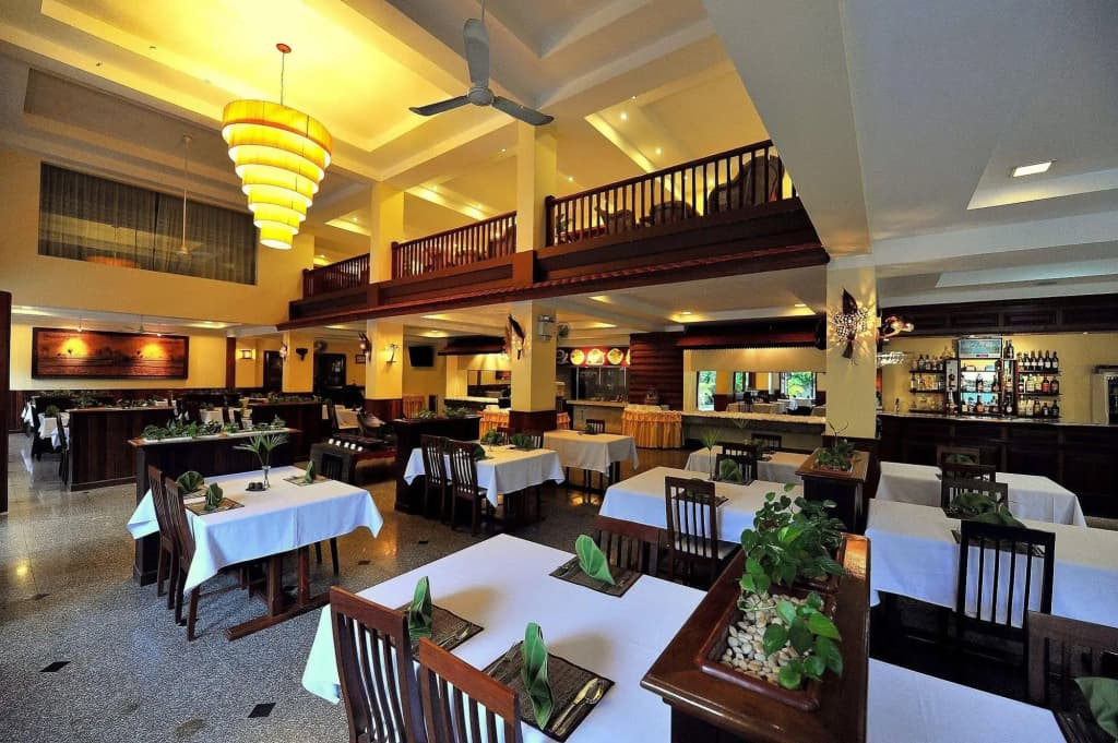 City River Hotel - photo 17
