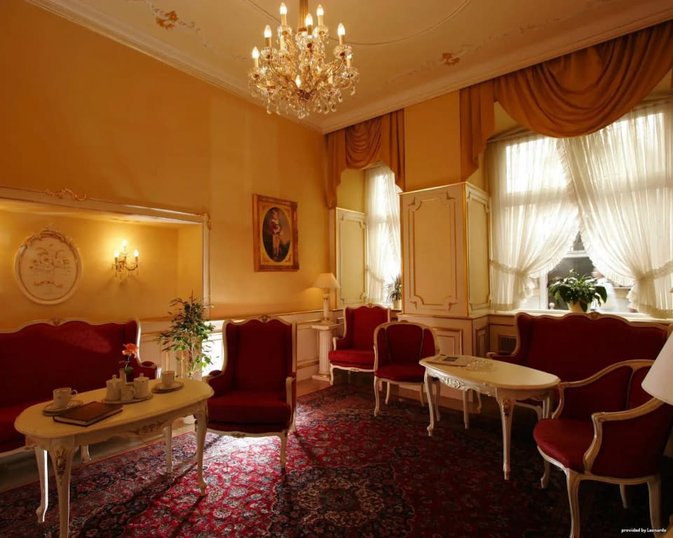 Schlosshotel Römischer Kaiser - photo 13