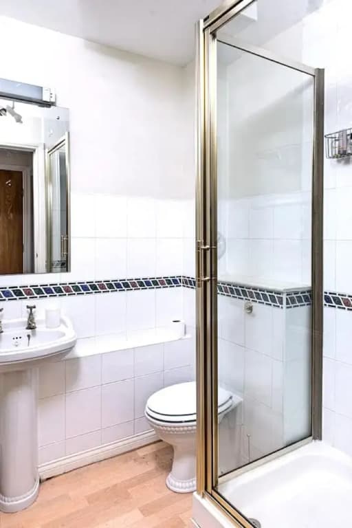 Charming Old Town Apartment - photo 9