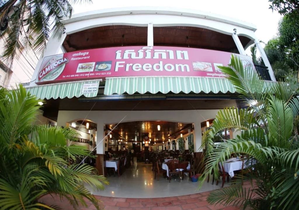 Freedom Hotel - photo 22