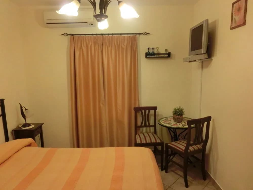 Charming flat near Colosseum - photo 4