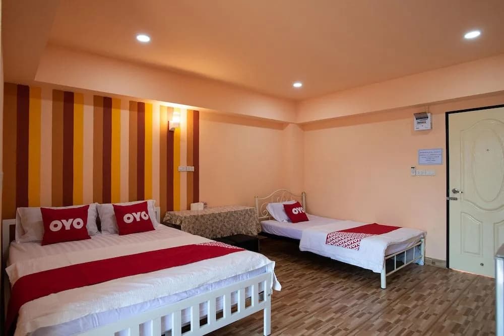 OYO 415 P Place - photo 3