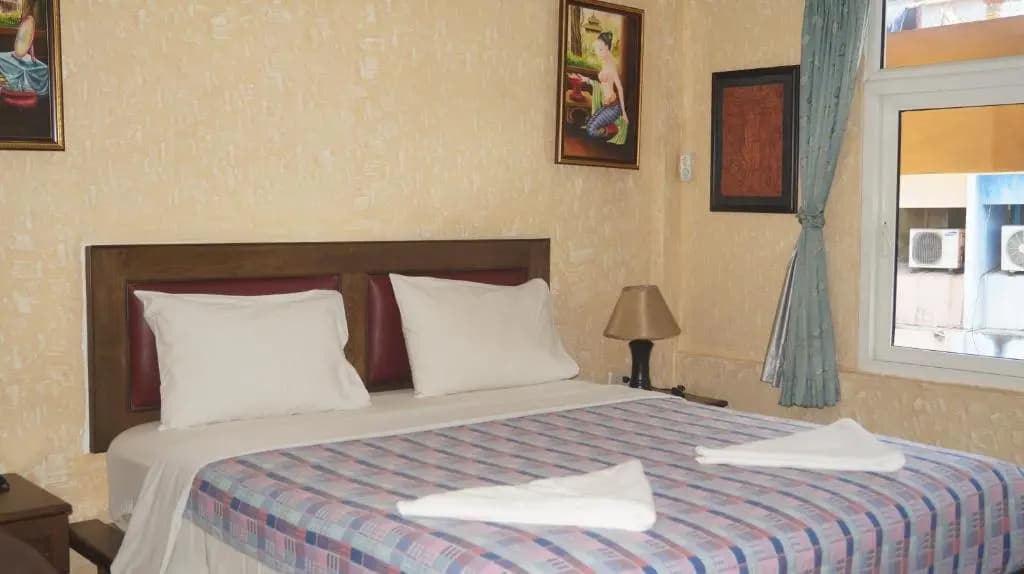 Queen Victoria Inn. - photo 5