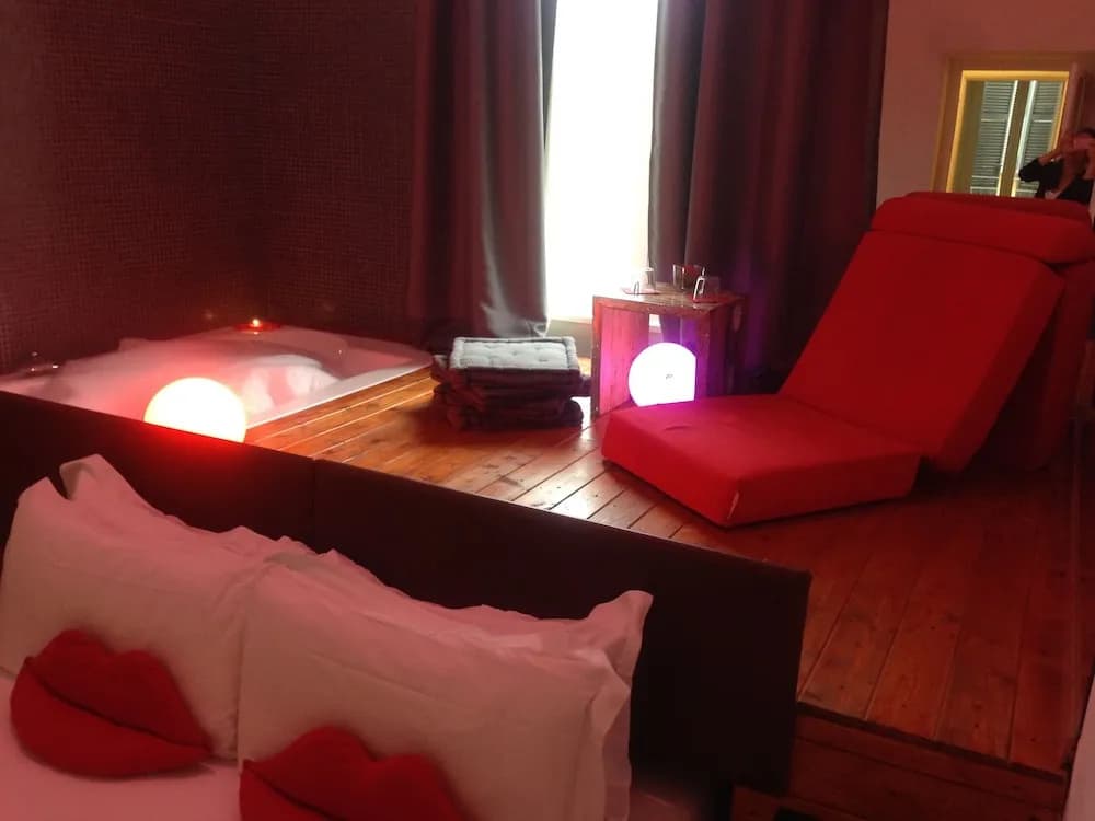 Jacuzzi Rooms - photo 22