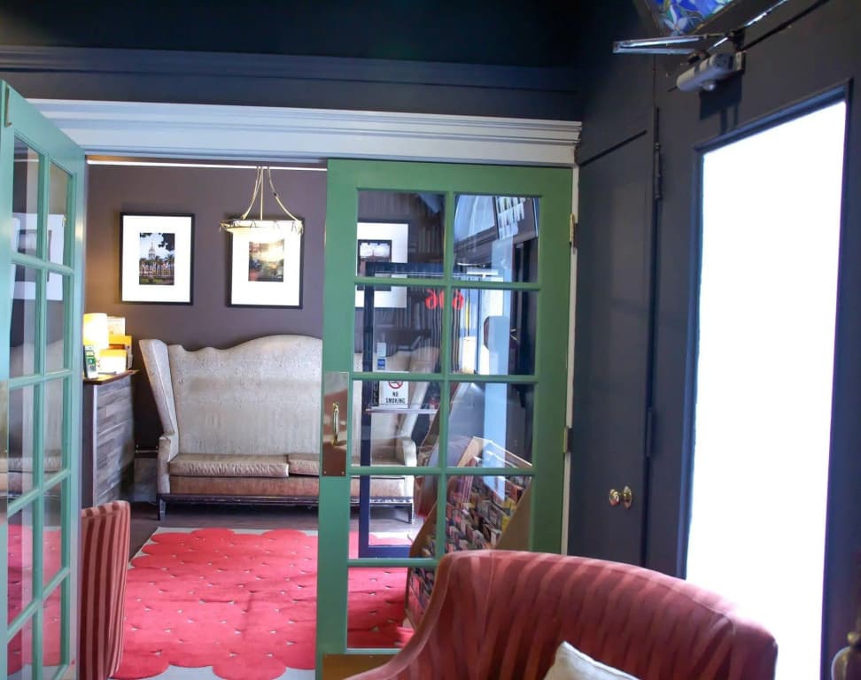 Dakota Hostel and Hotel - photo 8