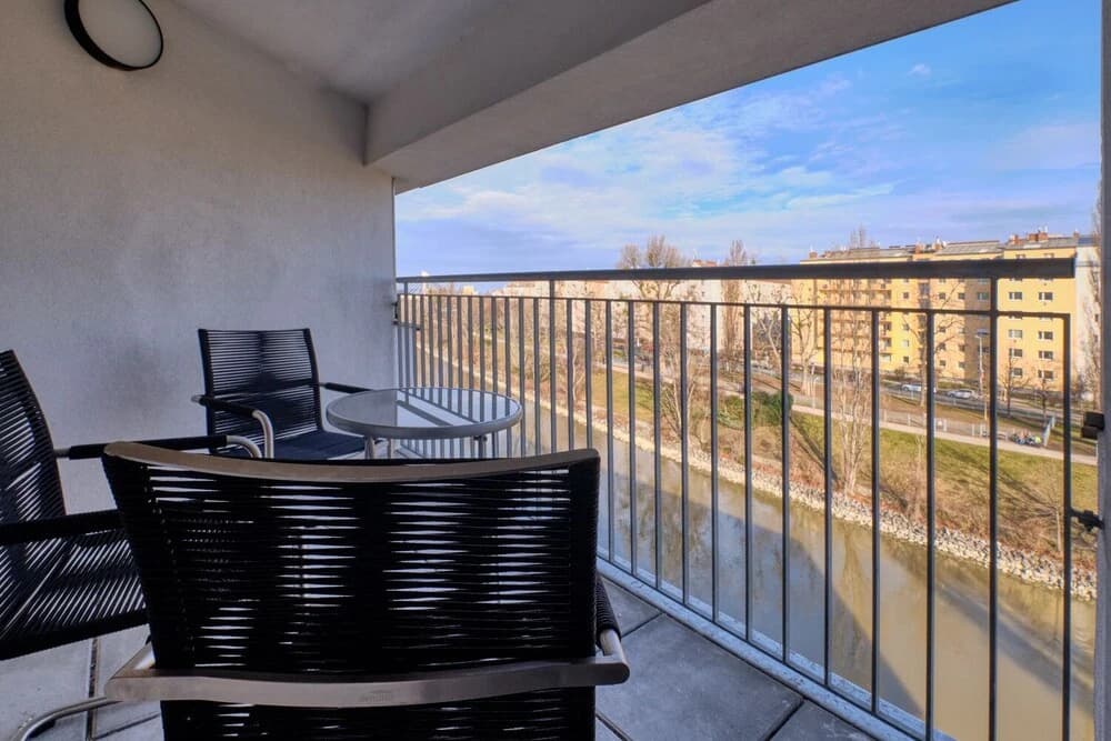 URBAN ISLAND - Riverside Apartments - photo 16