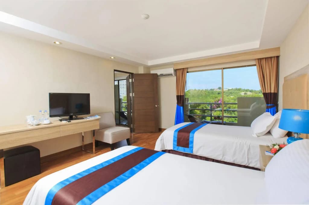 Blue Wave Beach Resort - photo 3