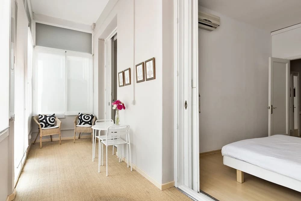 Uma Suites Eixample Barcelona - photo 4