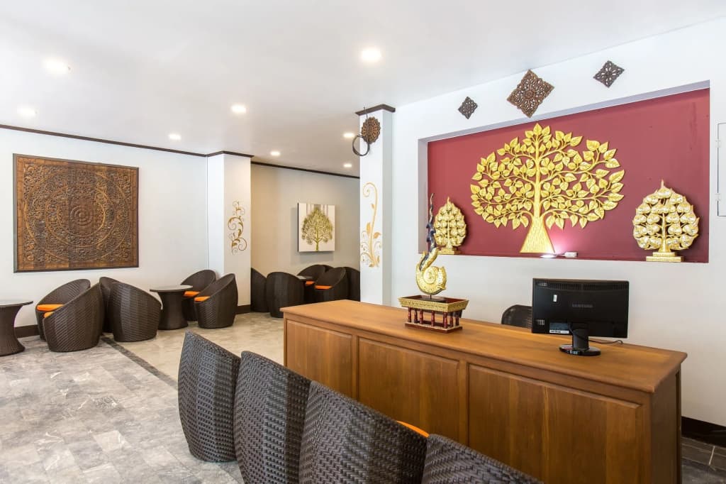 Ratana Hotel - photo 2