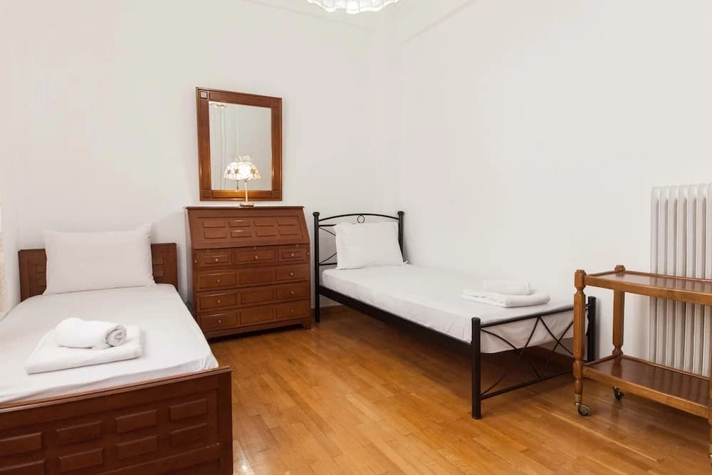 Koukaki Vintage Look 2BR Apt w Balcony - photo 3