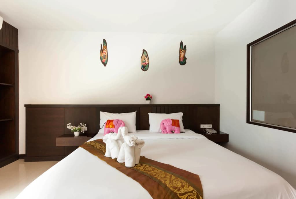 Larn Park Resortel - photo 5