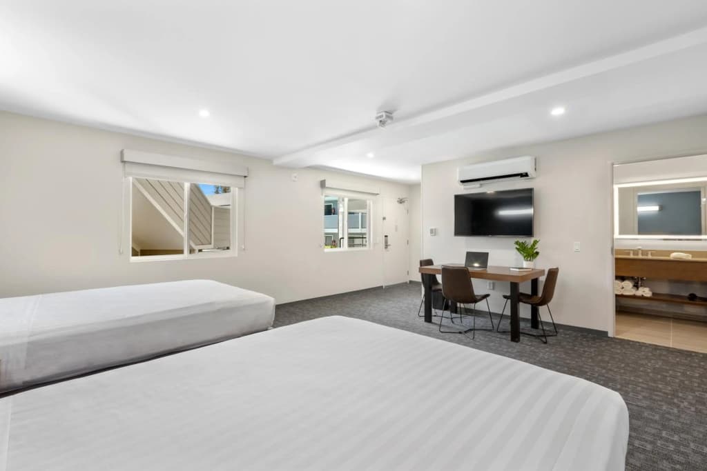 Nob Hill Hotel - photo 6