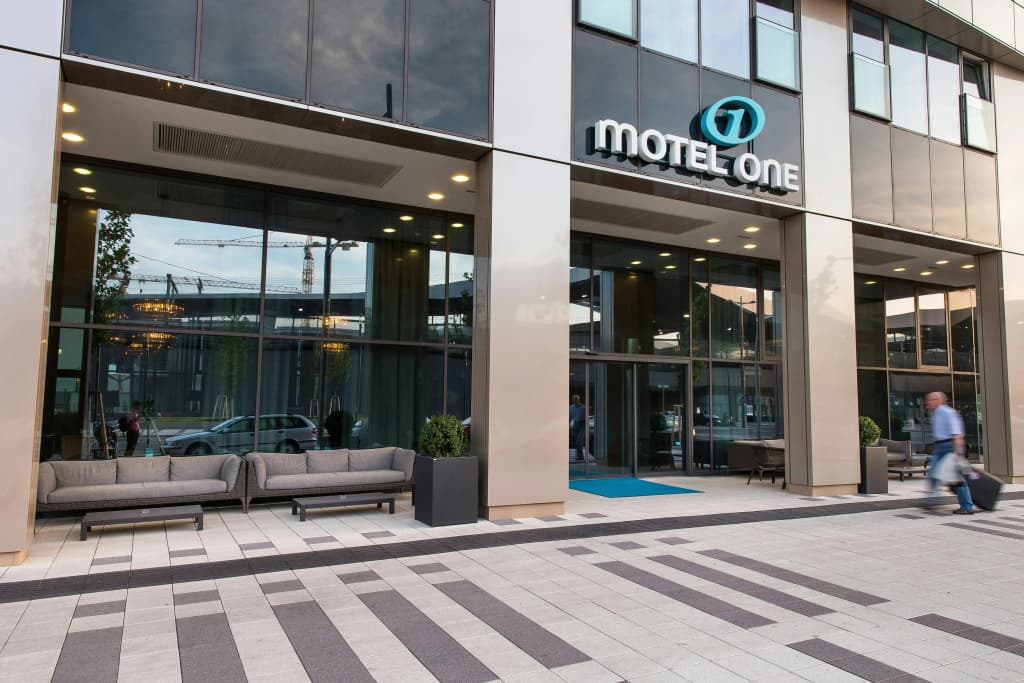 Motel One Wien-Hauptbahnhof - photo 1