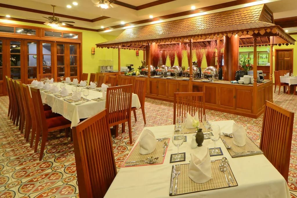Royal Crown Hotel & Spa - photo 16
