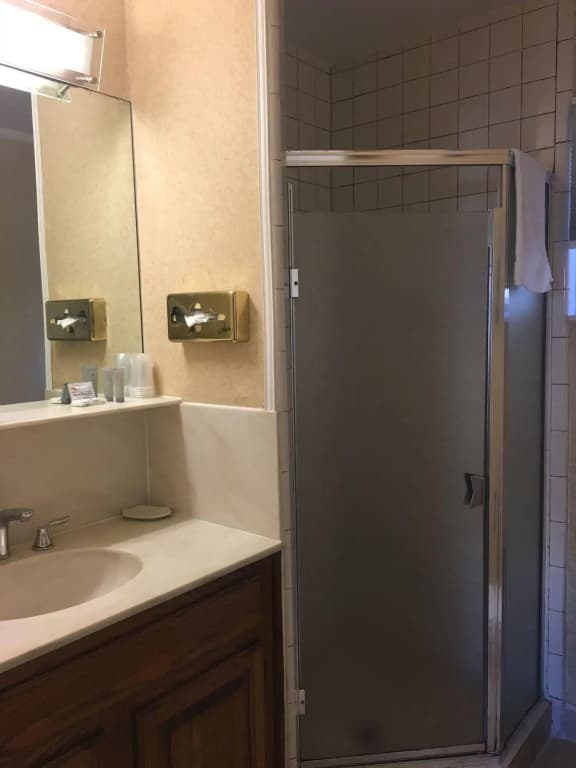 Pacific Heights Inn - photo 8