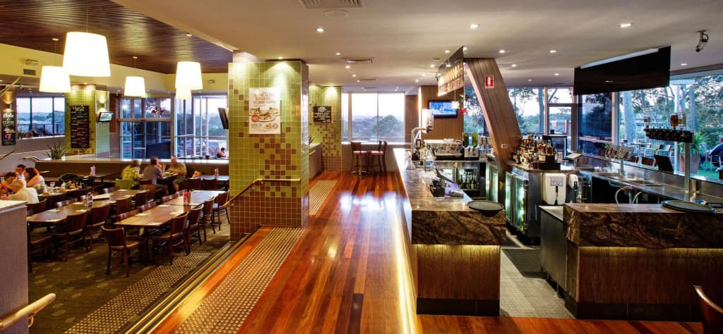 Nightcap at Shoppingtown Hotel - photo 26