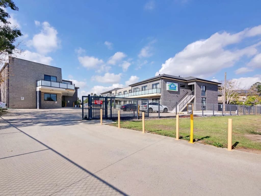 Valuesuites Penrith - photo 13