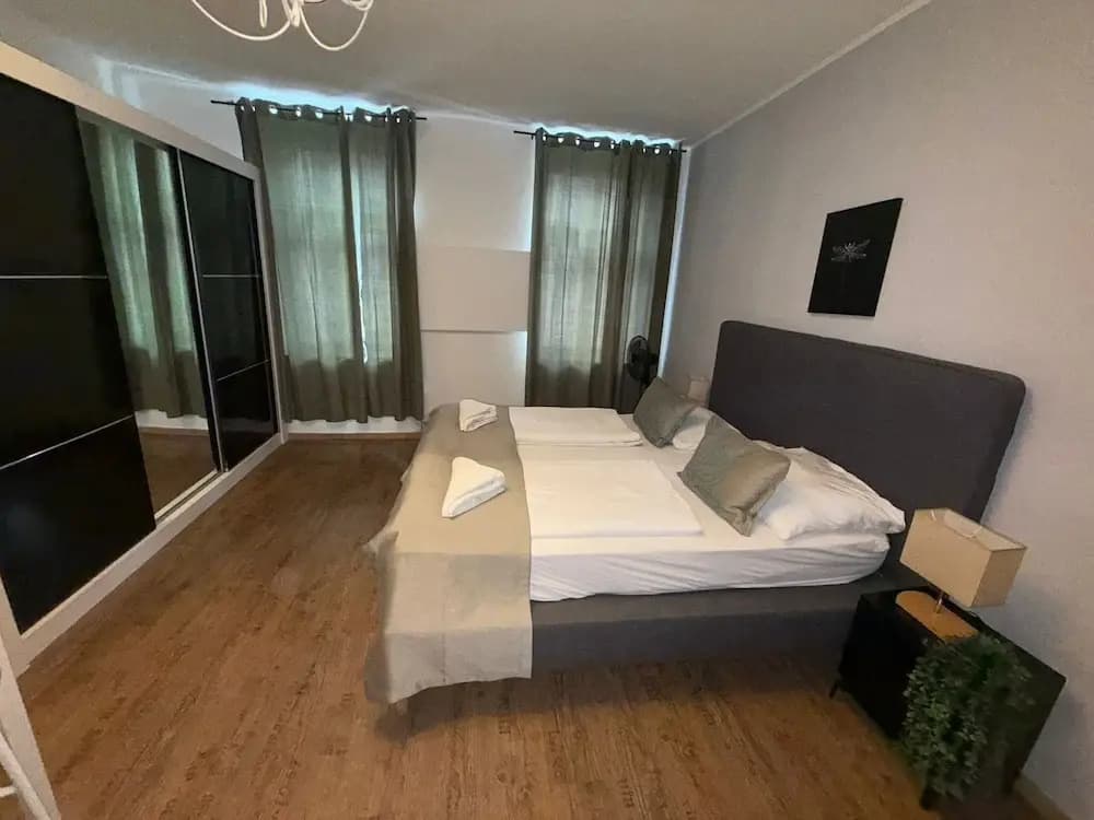Affordable 2BR Apt 10 Min to Westbahnhof - photo 3