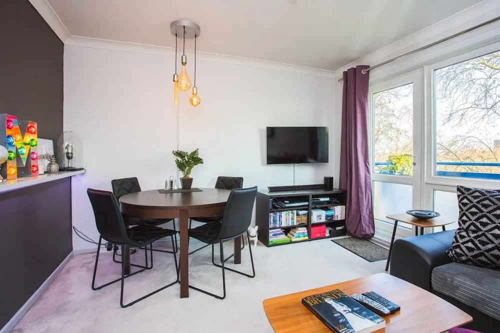 Quirky Urban Flat with Impressive Panoramic Views - photo 5