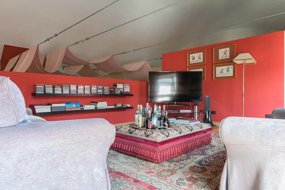 Fabulous 600m2 Loft - photo 3